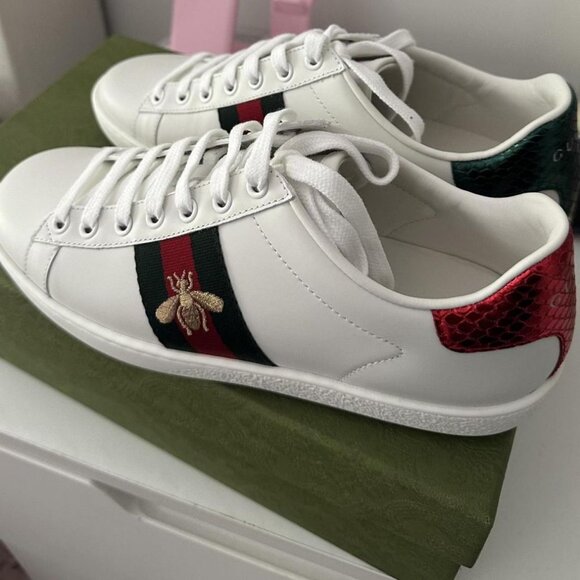 ⭐⭐GUCCI women's white sneakers⭐⭐ - Picture 1 of 4